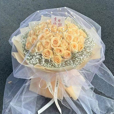 南宁52朵香槟玫瑰满天星，你就是我的全部