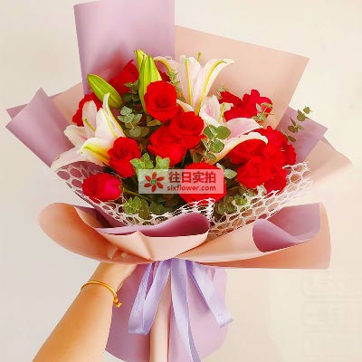 南宁18朵红玫瑰百合，真情相守一生
